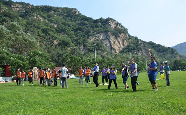 ​前往怀柔石门山组织团建一日游